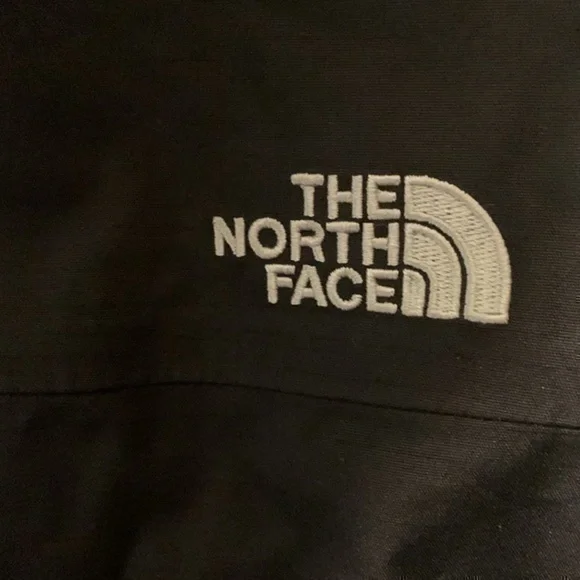 The North Face black hooded jacket dryvent - Picture 12 of 12